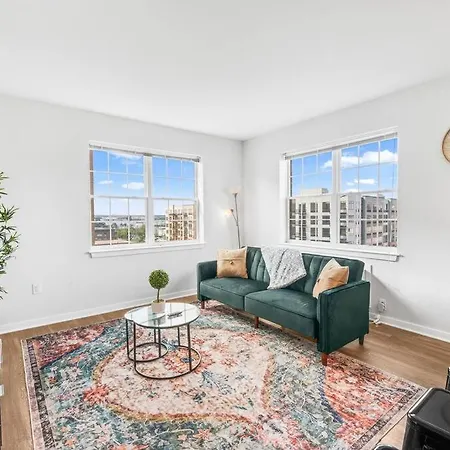 Supreme 2 Bedroom Condo In Prime Jersey City